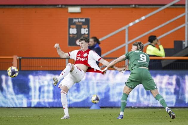 VOLENDAM - (lr) Youri Baas of AFC Ajax and Brynjolfur Andersen Willumsson of FC Groningen during the Conference League play-off match between AFC Ajax and FC Groningen at the Kras Stadium on 21 May 2026 in Volendam, the Netherlands. MAURICE VAN STEEN ANP play-offs Conference League 2025-2026 xVIxANPxSportx xxANPxIVx 558975983 originalFilename: 558975983.jpg