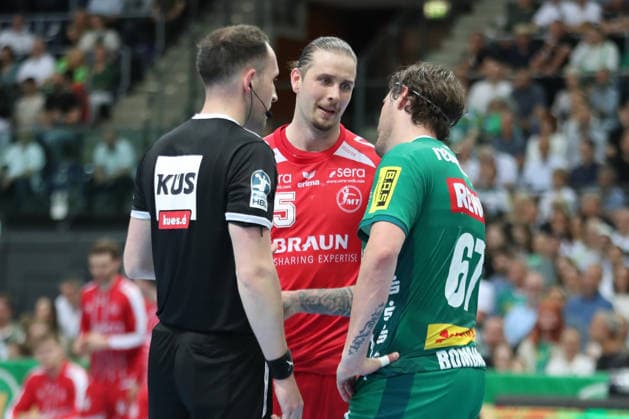 Handball DAIKIN HBL, SC DHfK Leipzig MT Melsungen 21 05 2026 Olle Forsell Schefvert 25, MT Melsungen in conversation Handball, DAIKIN HBL, 1 Bundesliga, Season 2025 2026, 32 Matchday SC DHfK Leipzig vs MT Melsungen on 21 05 2026 at the Quarterback Immobilien Arena Leipzig Copyright: xBEAUTIFULxSPORTS JanxKaeferx