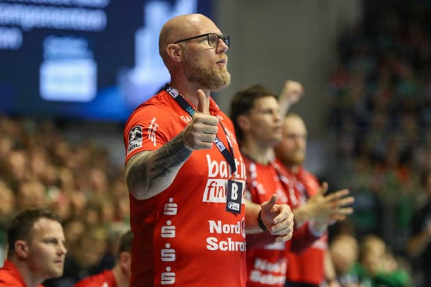 21 05 2026, xgox, Handball Daikin HBL SC Magdeburg SG Flensburg Handewitt emspor, v l Ales Pajovic Flensburg, coach gives instructions, gestures with arms, gesticulate, gives instructions Magdeburg