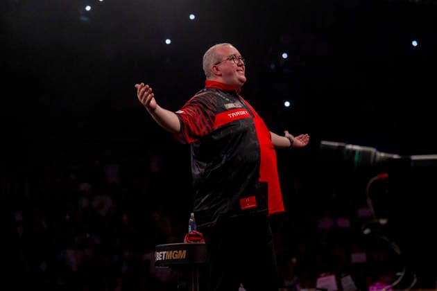 2026 BetMGM Premier League Darts, Night 16, Sheffield Stephen Bunting walks on during the 2026 BetMGM Premier League Darts, Night 16 at the Utilita Arena, Sheffield, England on 21 May 2026 Credit: Alex Young Every Second Media Editorial use only. All images are copyright Every Second Media Limited. No images may be reproduced without prior permission. Copyright: xIMAGO EveryxSecondxMediax ESM-2003-0009 AlexxYoungx xEveryxSecondxMediax