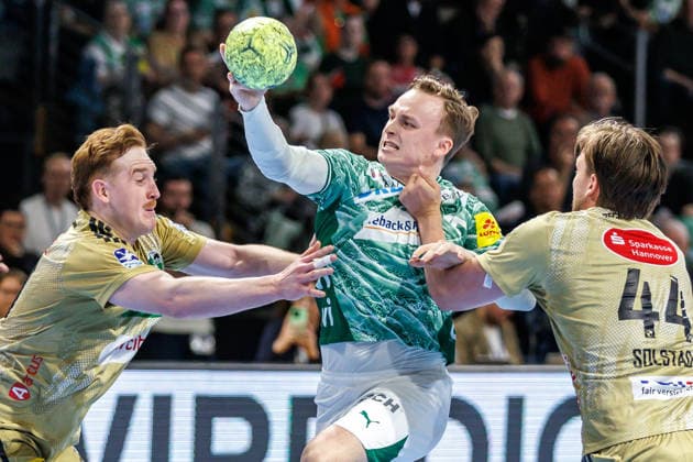 Berlin, 21 05 26, Handball Bundesliga, Fuechse Berlin TSV Hannover Burgdorf, 32 Matchday, Max Schmeling Halle Tobias Grondahl Fuechse Berlin throws the ball on goal Fuechse Berlin TSV Hannover Burgdorf