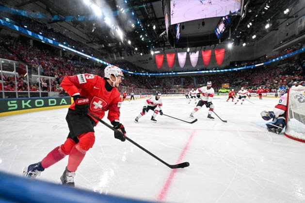 ZURICH, SWITZERLAND MAY 21 Calvin Thurkauf of Switzerland in action during the 2026 IIHF Ice Hockey World Championship Switzerland game between Switzerland and Great Britain at Swiss Life Arena on May 21, 2026 in Zurich, Zurich Zurich Swiss Life Arena Zurich Switzerland Copyright: xJustPictures.ch AndreaxBrancax jp-en-EuSpIm-JP7_ANB_Sui_GB_21052026_9516