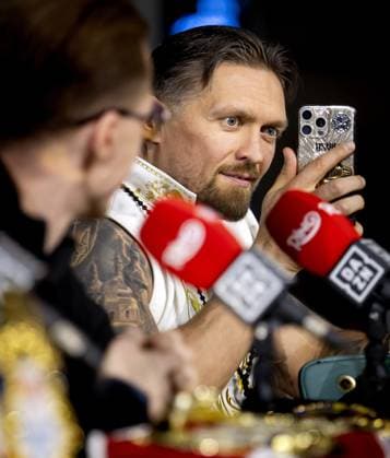CAIRO - World champion Oleksandr Usyk during a press conference, PK, Pressekonferenz at the Grand Egyptian Museum ahead of the title fight with boxer Rico Verhoeven at the Pyramids of Giza. KOEN VAN WEEL ANP xVIxANPxSportx xxANPxIVx 558978493 originalFilename: 558978493.jpg