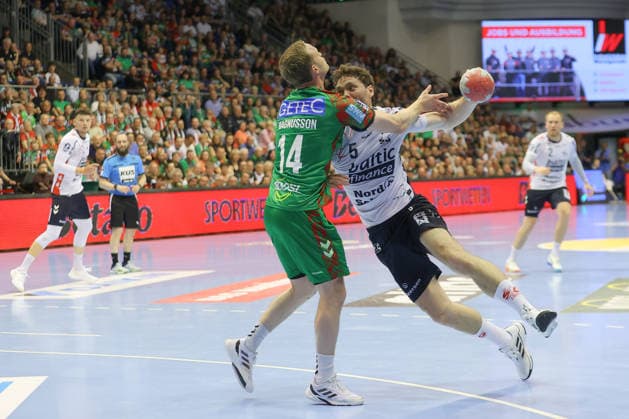 21 05 2026, xtgx, Handball, Daikin HBL, SC Magdeburg SG Flensburg Handewitt v l Omar Ingi Magnusson Magdeburg, 14 Niclas Kirkelokke Kirkelökke, Flensburg, 5 duel, duel, fight, tackle Magdeburg