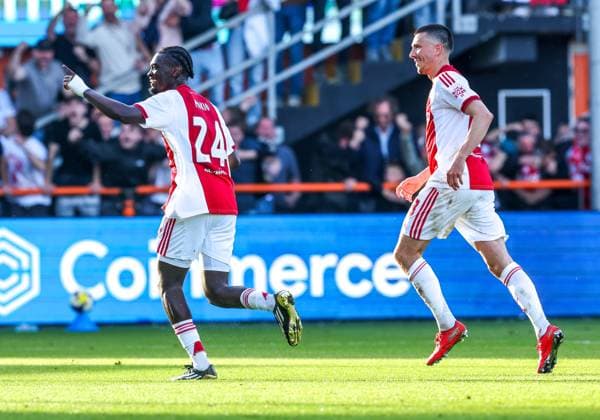 VOLENDAM lr Ajax player Jorthy Mokio celebrates after scoring with Ajax player Steven Berghuis during the Dutch Eredivisie match between Ajax and FC Groningen at Kras Stadium on May 21, 2026 in Volendam, the Netherlands Photo by DeFodi Images