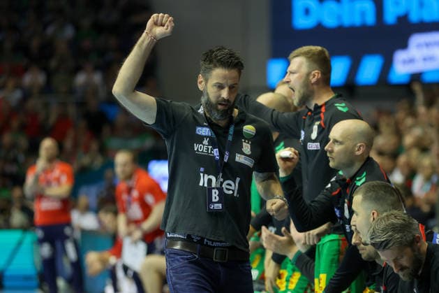 21 05 2026, xtgx, Handball, Daikin HBL, SC Magdeburg SG Flensburg Handewitt v l Bennet Wiegert Magdeburg, Trainer Jubel, Torjubel, jubelt ueber das Tor, celebrate the goal, celebration Magdeburg