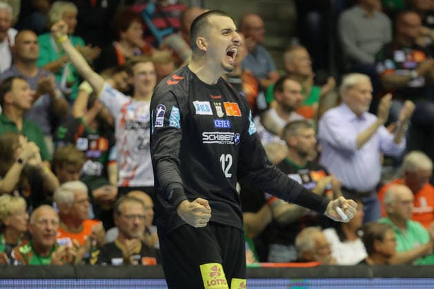 21 05 2026, xtgx, Handball, Daikin HBL, SC Magdeburg SG Flensburg Handewitt v l Matej Mandic Magdeburg, 12 cheers over held ball, defended, held, Torhueter Magdeburg