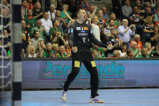 21 05 2026, xtgx, Handball, Daikin HBL, SC Magdeburg SG Flensburg Handewitt v l Matej Mandic Magdeburg, 12 cheers over held ball, defended, held, Torhueter Magdeburg