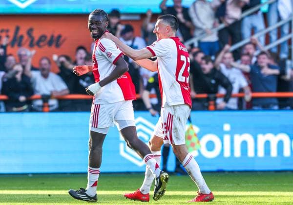 VOLENDAM lr Ajax player Jorthy Mokio celebrates after scoring with Ajax player Steven Berghuis during the Dutch Eredivisie match between Ajax and FC Groningen at Kras Stadium on May 21, 2026 in Volendam, the Netherlands Photo by DeFodi Images
