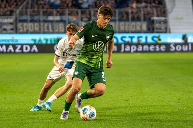 Germany Soccer, Relegation 2026, First leg, VfL Wolfsburg SC Paderborn on 21 05 in Wolfsburg, Volkswagen Arena Joakim Maehle VfL Wolfsburg 21 on the ball Copyright: xSvenxHeidmannx