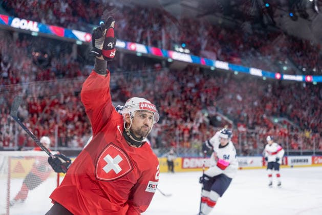 21 05 2026, Zurich, Swiss Life Arena, Ice Hockey World Championships Switzerland Great Britain, Goal celebration for 1 0 22 Nino Niederreiter Switzerland Zurich Swiss Life Arena Zurich Switzerland Copyright: xJustPictures.ch StefanxEmchx jp-de-StEm-DSC0029420260521