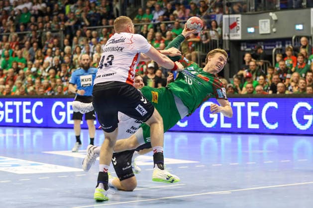 21 05 2026, xgox, Handball Daikin HBL SC Magdeburg SG Flensburg Handewitt emspor, v l Blaz Blagotsinek Flensburg, 43 , Gisli Thorgeir Kristjansson Magdeburg, 10 duel, duel, fight, tackle Magdeburg