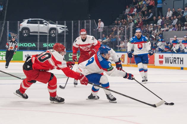 FRIBOURG, FRIBOURG - MAY 21: Filip Mesar of Slovakia battles with Anders Koch of Denmark during the 2026 IIHF World Championship, WM, Weltmeisterschaft Preliminary Round Group B match between Denmark and Slovakia at BCF Arena on May 21, 2026 in Fribourg, Fribourg, Switzerland. Copyright: xLivioxBaeriswylx xSPPx Sportspressphoto_SPR151237
