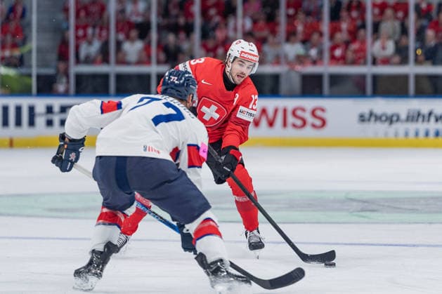 21 05 2026, Zurich, Swiss Life Arena, Ice Hockey World Championships Switzerland Great Britain, 13 Nico Hischier Switzerland Zurich Swiss Life Arena Zurich Switzerland Copyright: xJustPictures.ch StefanxEmchx jp-de-StEm-DSC0036620260521