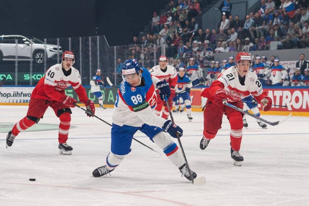 FRIBOURG, FRIBOURG - MAY 21: Martin Chromiak of Slovakia sees his shot attempt miss the target during the 2026 IIHF World Championship, WM, Weltmeisterschaft Preliminary Round Group B match between Denmark and Slovakia at BCF Arena on May 21, 2026 in Fribourg, Fribourg, Switzerland. Copyright: xLivioxBaeriswylx xSPPx Sportspressphoto_SPR151239