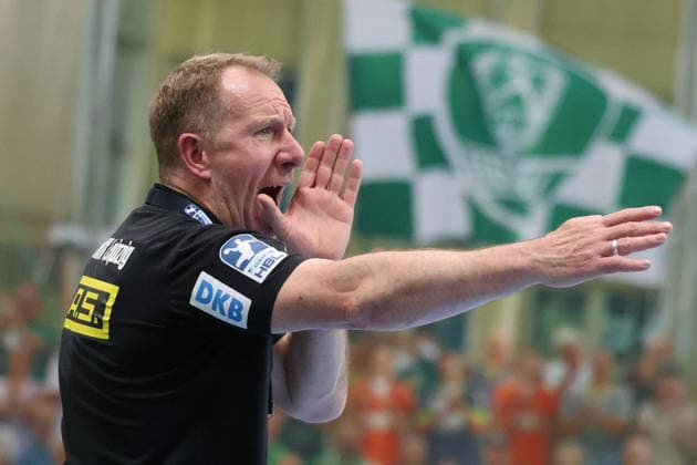 Germany Handball Bundesliga 2025 2026, Matchday 32 SC DHfK Leipzig vs MT Melsungen, Quarterback Immobilien Arena Leipzig Frank Carstens Coach, SC DHfK Leipzig Freisteller Copyright: xLucasxWalterx