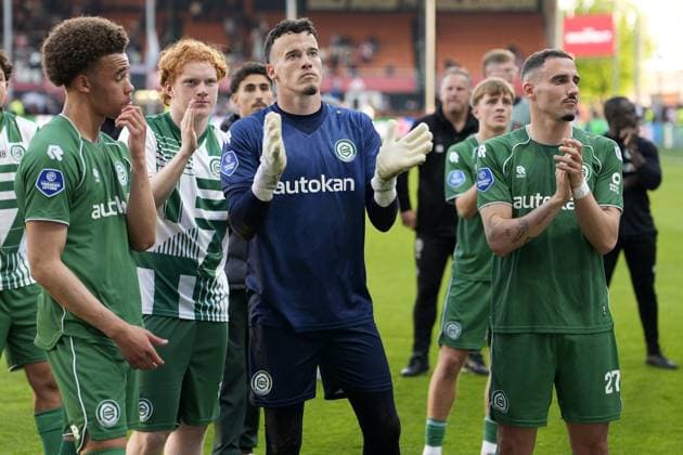 VOLENDAM , 21-05-2026 , Kras Stadium, season 2025 2026 , Play-offs for European football , Dutch Eredivisie Football . Match between Ajax and FC Groningen , picture shows FC Groningen goalkeeper Etienne Vaessen , FC Groningen player Rui Mendes Ajax - Groningen (play off)  x203867647x Copyright: