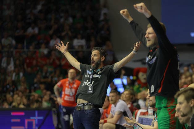 21 05 2026, xtgx, Handball, Daikin HBL, SC Magdeburg SG Flensburg Handewitt v l Bennet Wiegert Magdeburg, Trainer Jubel, Torjubel, jubelt ueber das Tor, celebrate the goal, celebration Magdeburg