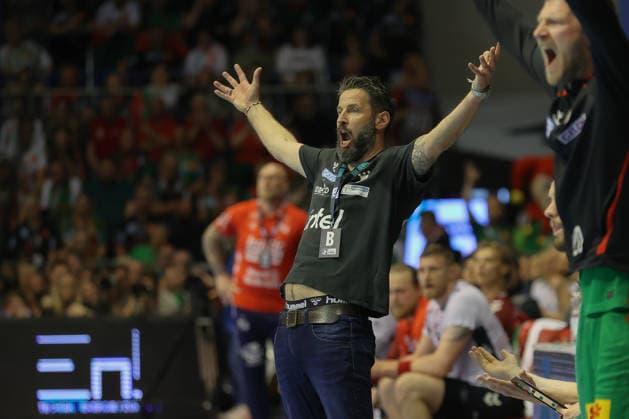 21 05 2026, xtgx, Handball, Daikin HBL, SC Magdeburg SG Flensburg Handewitt v l Bennet Wiegert Magdeburg, Trainer Jubel, Torjubel, jubelt ueber das Tor, celebrate the goal, celebration Magdeburg