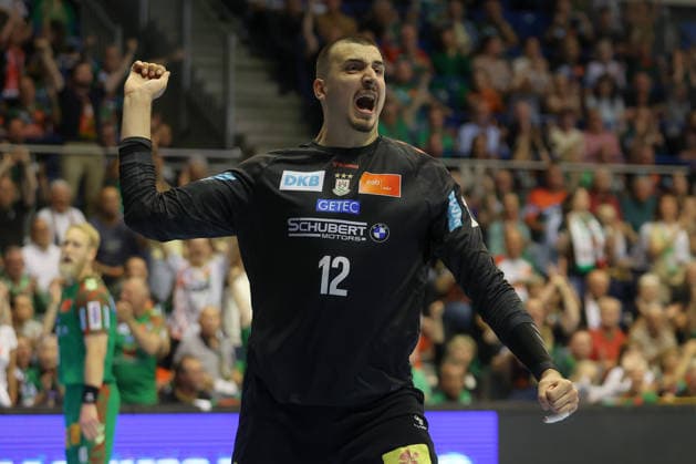 21 05 2026, xtgx, Handball, Daikin HBL, SC Magdeburg SG Flensburg Handewitt v l Matej Mandic Magdeburg, 12 cheers over held ball, defended, held, Torhueter Magdeburg