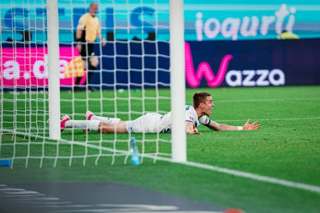 Relegation VfL Wolfsburg vs SC Paderborn, 21 05 2026 Filip Bilbija SC Paderborn 07, 7 screams, demands a penalty Football, 1 Bundesliga, Relegation, First leg VfL Wolfsburg vs SC Paderborn on 21 05 2026 at Volkswagen Arena, Wolfsburg DFL REGULATIONS PROHIBIT ANY USE OF PHOTOGRAPHS AS IMAGE SEQUENCES AND OR QUASI VIDEO Copyright: xBEAUTIFULxSPORTS Tonhäuserx