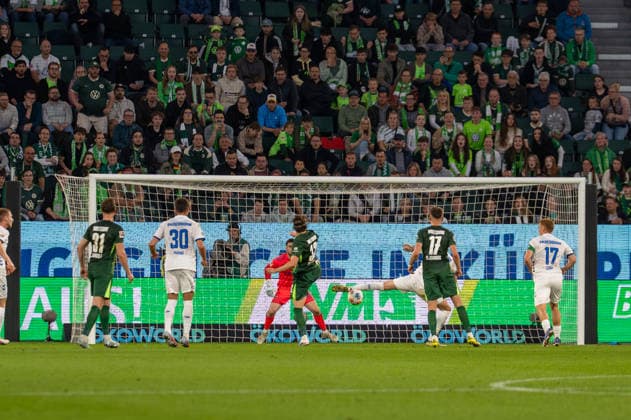 Germany Soccer, Relegation 2026, First leg, VfL Wolfsburg SC Paderborn on 21 05 in Wolfsburg, Volkswagen Arena Chance Mattias Svanberg VfL Wolfsburg 32 Copyright: xSvenxHeidmannx