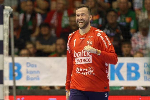 21 05 2026, xtgx, Handball, Daikin HBL, SC Magdeburg SG Flensburg Handewitt v l Benjamin Buric Flensburg, 1 cheers over held ball, defended, held, Torhueter Magdeburg