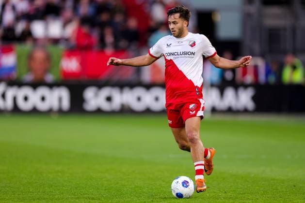 UTRECHT , 21-05-2026 , Stadion Galgenwaard , season 2025 2026 , play-offs for European football , Dutch football Eredivisie , match between Utrecht - Heerenveen , picture shows FC Utrecht player Souffian El Karouani dribbles with the ball Utrecht - Heerenveen (play off)  x203868377x Copyright: