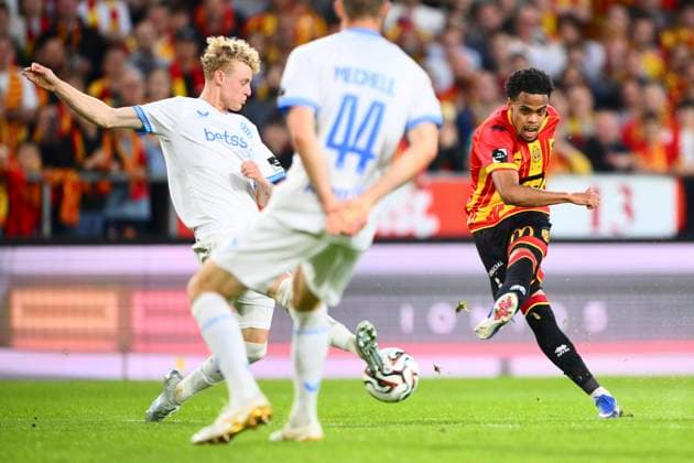 KV Mechelen v Club Brugge - Jupiler Pro League Champions Play-Off MECHELEN, BELGIUM - MAY 21 : Koudou Therence defender of KV Mechelen shoots towards the goal during the Jupiler Pro League Champions Play-Off match between KV Mechelen and Club Brugge on May 21, 2026 in Mechelen, Belgium, 21 05 2026 Mechelen Belgium  Copyright: xGvgx