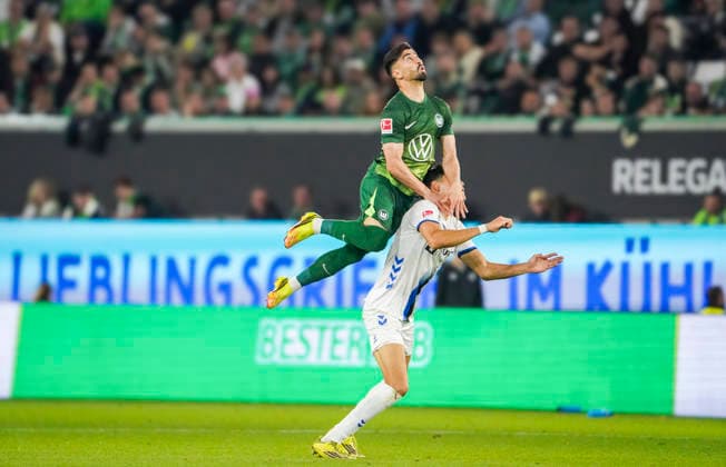 Germany Relegation Bundesliga 2025 2026, Matches Thu, 21 05 2026 VfL Wolfsburg vs SC Paderborn 07 Volkswagen Arena Wolfsburg in duel Mohamed Amoura VfL Wolfsburg, 9 Santiago Castaneda SC Paderborn 07, 5 Wolfsburg Copyright: xAymanxAlahmedx