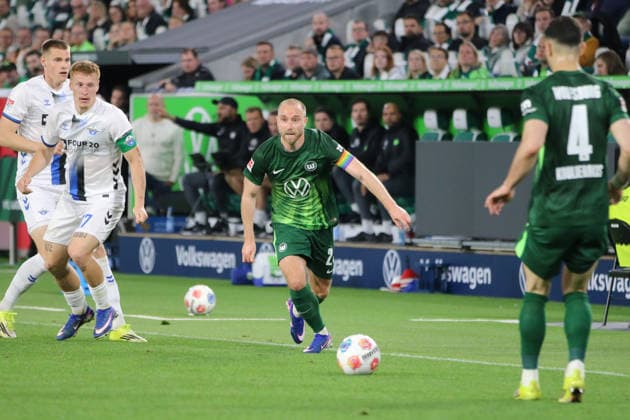 21 05 2026 Soccer men 2025 2026 Bundesliga relegation first leg VfL Wolfsburg SC Paderborn Volkswagen Arena Wolfsburg Christian Eriksen Wolfsburg, 24, green on the ball Wolfsburg Lower Saxony Germany