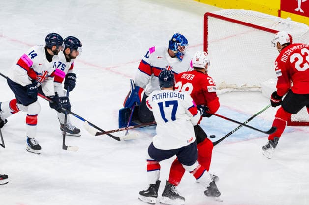 ZURICH, SWITZERLAND - MAY 21: Nino Niederreiter (Switzerland, 22) shooting the 4:1 goal during the Preliminary Round - Group A Match 31 between Switzerland and Great Britain at the IIHF Ice hockey, Eishockey World Championship, WM, Weltmeisterschaft 2026, Swiss Life Arena on May 21, 2026 in Zurich, Switzerland. Zurich Switzerland Copyright: xTimoxSteinx