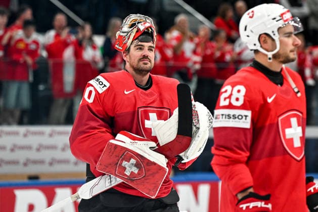 ZURICH, SWITZERLAND MAY 21 goalkeeper Reto Berra of Switzerland celebrate the victory during the 2026 IIHF Ice Hockey World Championship Switzerland game between Switzerland and Great Britain at Swiss Life Arena on May 21, 2026 in Zurich, Zurich Zurich Swiss Life Arena Zurich Switzerland Copyright: xJustPictures.ch AndreaxBrancax jp-en-EuSpIm-JP7_ANB_Sui_GB_21052026_2196