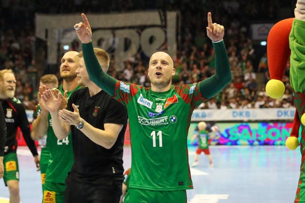 21 05 2026, xgox, Handball Daikin HBL SC Magdeburg SG Flensburg Handewitt emspor, v l Daniel Pettersson Magdeburg, 11 cheering about the victory, cheering after the end of the game, cheering for the German championship, Magdeburg