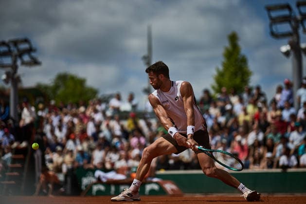 May 21, 2026, Paris, Ile-De-France, France: Andrea Pellegrino of Italy returns with backhand to Marco Cecchinato of Italy during the French Open at Roland Garros - Tennis Grand Slam, 21.5.2026 in Paris (Roland Garros), France Tennis 2026: ROLAND GARROS - French Open Tennis Grand Slam - Paris: PELLEGRINO 7:6 6:2 CECCINATO  - ZUMAs343 20260521_zsp_s343_224 Copyright: xMathiasxSchulzx