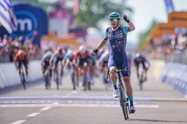 109th Giro d Italia 2026 - Stage 12 Alec Segaert of Bahrain Victorious celebrates his victory at the finish line during stage 12, Imperia-Novi Ligure, of the 2026 Giro d Italia in Novi Ligure, Italy, on May 21, 2026. Novi Ligure Italy  Copyright: xAndreaxxAmatox originalFilename:amato-notitle260521_npxWO.jpg