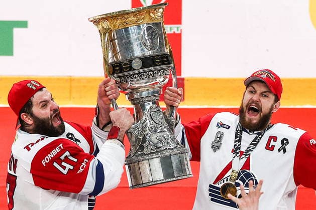 RUSSIA, KAZAN - MAY 21, 2026: Lokomotov Yaroslavl s Alexander Radulov (L) and Alexander Yelesin celebrate victory in Leg 6 of the 2025 26 Kontinental Hockey League Gagarin Cup final playoff tie against Ak Bars Kazan at Tatneft Arena. HC Lokomotiv Yaroslavl has won the 2025 26 KHL Gagarin Cup. Yegor Aleyev TASS  92853002