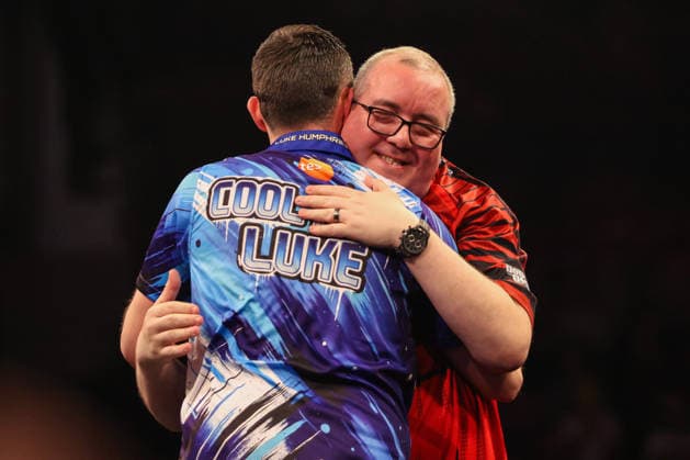 RECORD DATE NOT STATED 21st May 2026, Utilita Arena, Sheffield, Yorkshire, England; 2026 PDC Bet MGM Premier League Darts Night Sixteen; Luke Humphries congratulates Stephen Bunting after he wins the final of the Premier League Darts Night 16 AidanxHunter