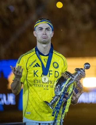 Al-Nassr wins Saudi Arabian title RIYADH, SAUDI ARABIA - MAY 21: Ronaldo of Al-Nassr is presented the championship trophy after defeating Damac 4-1 in the Saudi Pro League at King Saud University Stadium in Riyadh, Saudi Arabia, on May 21, 2026. Mohammed Saad Anadolu Riyadh Saudi Arabia. Editorial use only. Please get in touch for any other usage.  Copyright: x2026xAnadoluxMohammedxSaadx