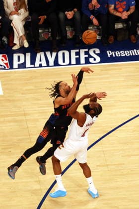 NBA, Basketball Herren, USA East Conference Finals Game 2 - Cleveland Cavaliers at New York Knicks Jalen Brunson (L) of the New York Knicks and James Harden (R) of the Cleveland Cavaliers in action during Game 2 of the NBA Eastern Conference Finals between the New York Knicks and the Cleveland Cavaliers at Madison Square Garden in New York, New York, USA, 21 May 2026. New York New York United States  Copyright: xOlgaxFedorovax