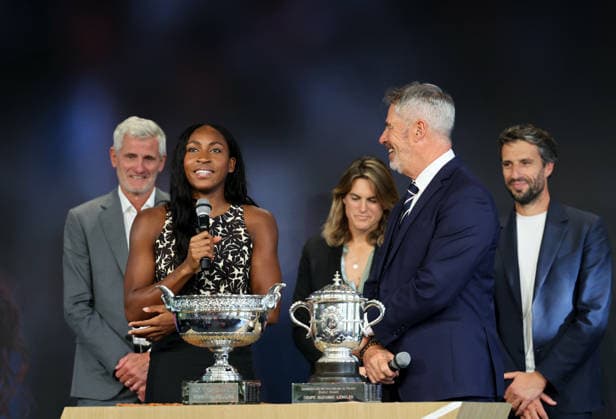 (260522) -- PARIS, May 22, 2026 -- Coco Gauff (2nd L) of the United States speaks during the draw for the French Open tennis tournament, at Roland Garros Stadium in Paris, France, on May 21, 2026. ) (SP)FRANCE-PARIS-TENNIS-FRENCH OPEN-DRAW WuxHuiwo 