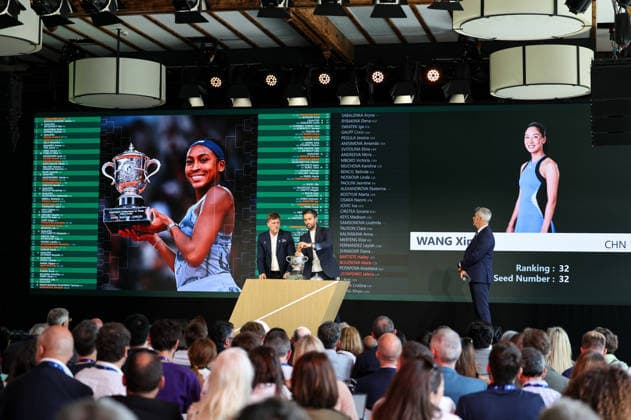 (260522) -- PARIS, May 22, 2026 -- IOC member Tony Estanguet (C) reacts during the draw for the French Open tennis tournament, at Roland Garros Stadium in Paris, France, on May 21, 2026. ) (SP)FRANCE-PARIS-TENNIS-FRENCH OPEN-DRAW WuxHuiwo 
