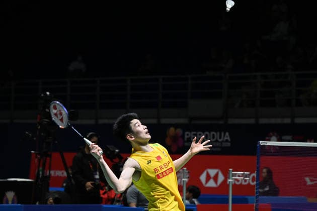 (260522) -- KUALA LUMPUR, May 22, 2026 -- Li Shifeng competes during the men s singles quarterfinal match between Li Shifeng of China and Toma Junior Popov of France at 2026 Malaysia Masters badminton tournament in Kuala Lumpur, Malaysia, May 22, 2026. (Photo by Xinhua) (SP)MALAYSIA-KUALA LUMPUR-BADMINTON-MALAYSIA MASTERS-MEN S SINGLES ChongxVoonxChung 