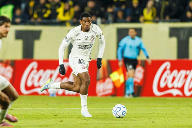 Penarol v Corinthians - Copa CONMEBOL Libertadores Montevideo, Uruguay - May 20: Andre of Corinthians during the Copa CONMEBOL Libertadores match between Penarol and Corinthians at Campeon Del Siglo Stadium on May 21, 2026 in Montevideo, Uruguay. Joaquin Aineseder Latin Images Montevideo Campeon del Siglo Stadium Uruguay Copyright: xLatinxSportxImagesx