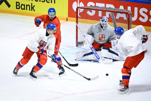 L-R Lukas Sedlak, Jan Scotka, goalkeeper Petr Kvaca and Roman Cervenka attend Czech national Ice hockey, Eishockey team training session at the 2026 IIHF Ice Hockey World Championship, WM, Weltmeisterschaft in Fribourg, Switzerland, on May 22, 2026. (CTKxPhoto RadekxPetrasek) CTKPhotoP2026052202959  CTKPhotoP2026052202959