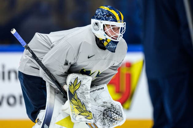 260522 Goaltender Love Härenstam of Sweden at a practice session during the 2026 IIHF Ice Hockey World Championship on May 22, 2026 in Fribourg Photo Jesper Zerman BILDBYRAN kod JZ JZ0725 ishockey ice hockey ishockey vm 2026 vm 2026 iihf world championship träning practice sverige sweden day 8 bbeng sverige sweden  Copyright: JESPERxZERMAN BB260522JZ003