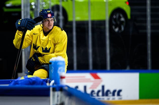 260522 Jakob Silfverberg of Sweden at a practice session during the 2026 IIHF Ice Hockey World Championship on May 22, 2026 in Fribourg Photo Jesper Zerman BILDBYRAN kod JZ JZ0725 ishockey ice hockey ishockey vm 2026 vm 2026 iihf world championship träning practice sverige sweden day 8 bbeng sverige sweden  Copyright: JESPERxZERMAN BB260522JZ006