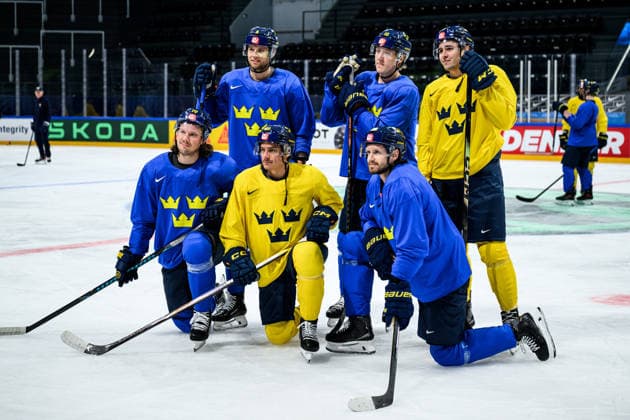 260522 Oscar Sundqvist, Jacob Larsson, AndrÃ Petersson, Simon Holmström, Oliver Ekman Larsson and Linus Karlsson of Sweden at a practice session during the 2026 IIHF Ice Hockey World Championship on May 22, 2026 in Fribourg Photo Jesper Zerman BILDBYRAN kod JZ JZ0725 ishockey ice hockey ishockey vm 2026 vm 2026 iihf world championship träning practice sverige sweden day 8 bbeng  Copyright: JESPERxZERMAN BB260522JZ049