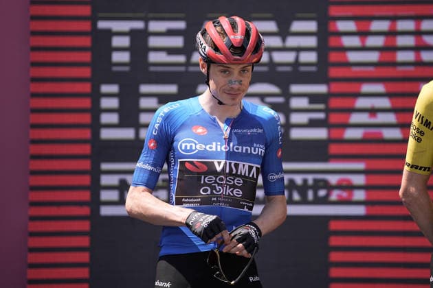Denmark™s Jonas Vingegaard Hansen of Team Visma Lease A Bike (Azure jersey) during Stage 13 of the Giro d™Italia, from Alessandria to Verbania, Italy, Friday May 22, 2026.  Copyright: xMarcoxAlpozzi LaPressex