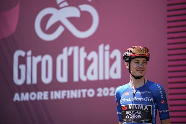 Denmark™s Jonas Vingegaard Hansen of Team Visma Lease A Bike (Azure jersey) during Stage 13 of the Giro d™Italia, from Alessandria to Verbania, Italy, Friday May 22, 2026.  Copyright: xMarcoxAlpozzi LaPressex